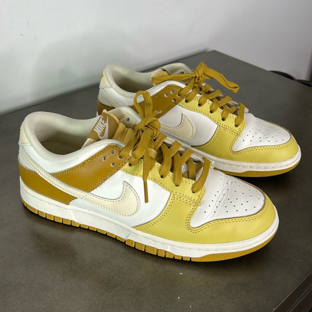 Nike Dunk Low Retro Bronzine /
Coconut Milk size 8 FZ4042-716